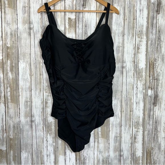 Torrid Wireless Lattice Front One Piece Swimsuit - Picture 3 of 7